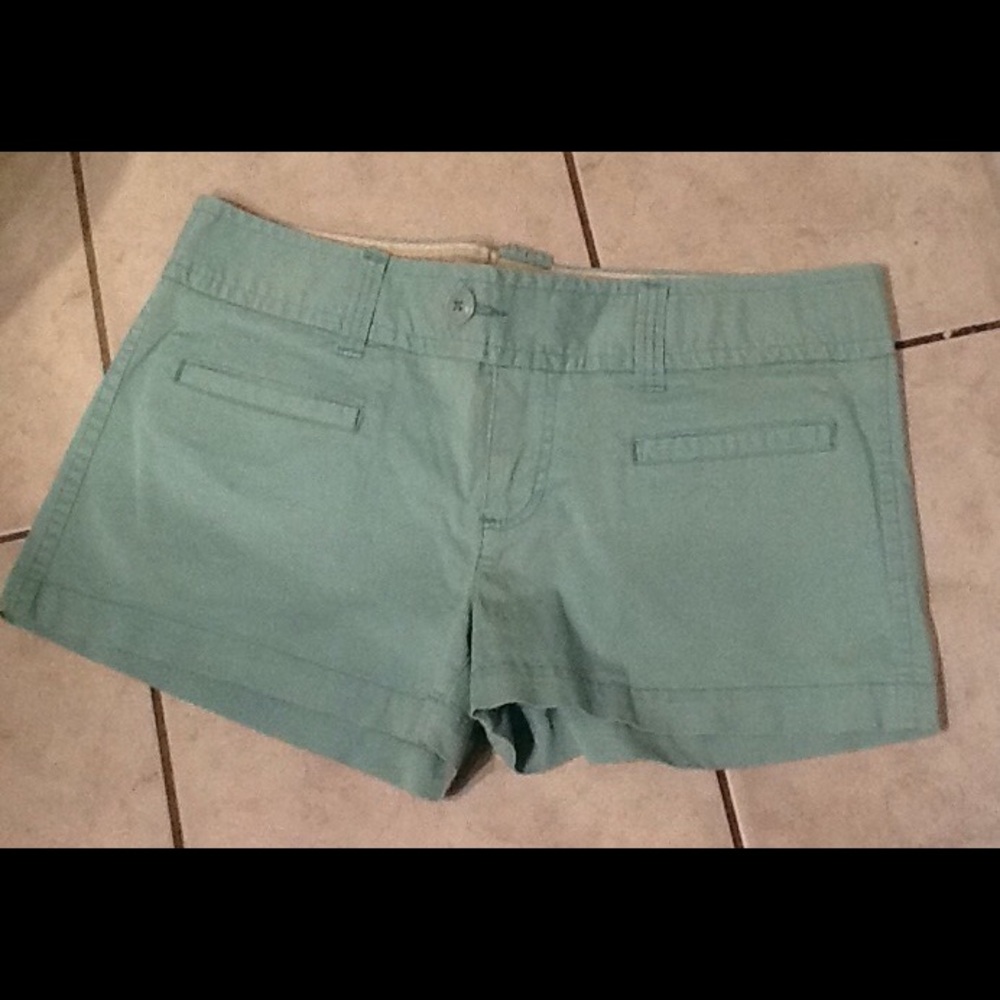 ⭐️Gently used women's American Eagle shorts🌴